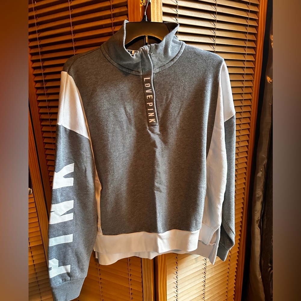 Victoria’s Secret sweatshirt ladies gray white half zip size medium
